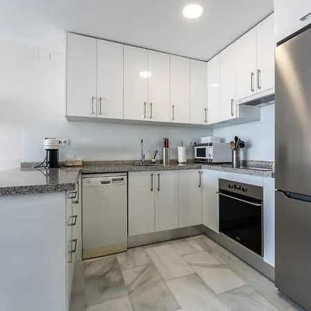 Breathtaking Studio, Amazing Views, Pool, Apartman
