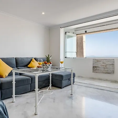 Breathtaking Studio, Amazing Views, Pool, Apartman *