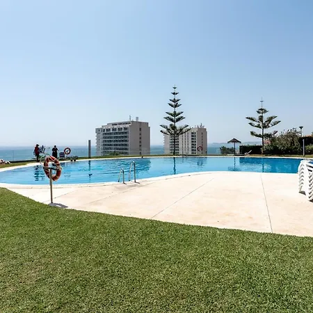 Breathtaking Studio, Amazing Views, Pool, Apartman