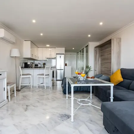 Breathtaking Studio, Amazing Views, Pool, Apartment
