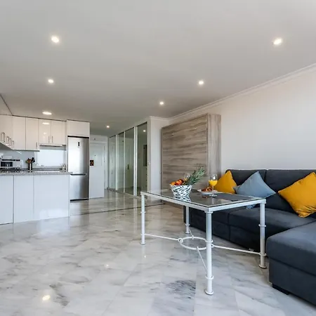 Apartment Breathtaking Studio, Amazing Views, Pool,