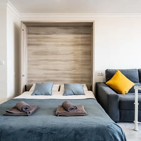 Apartment Breathtaking Studio, Amazing Views, Pool, Benalmadena