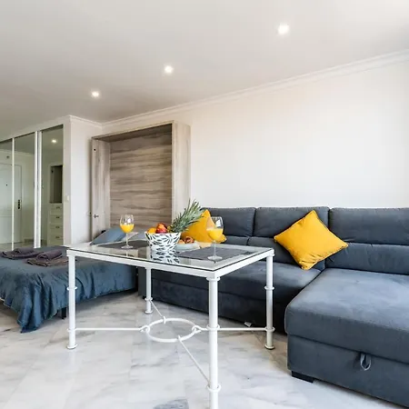 Apartment Breathtaking Studio, Amazing Views, Pool,