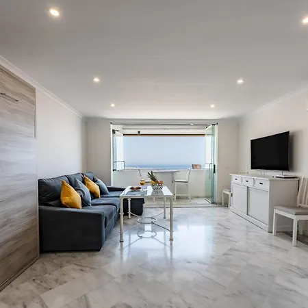 Breathtaking Studio, Amazing Views, Pool, Apartment
